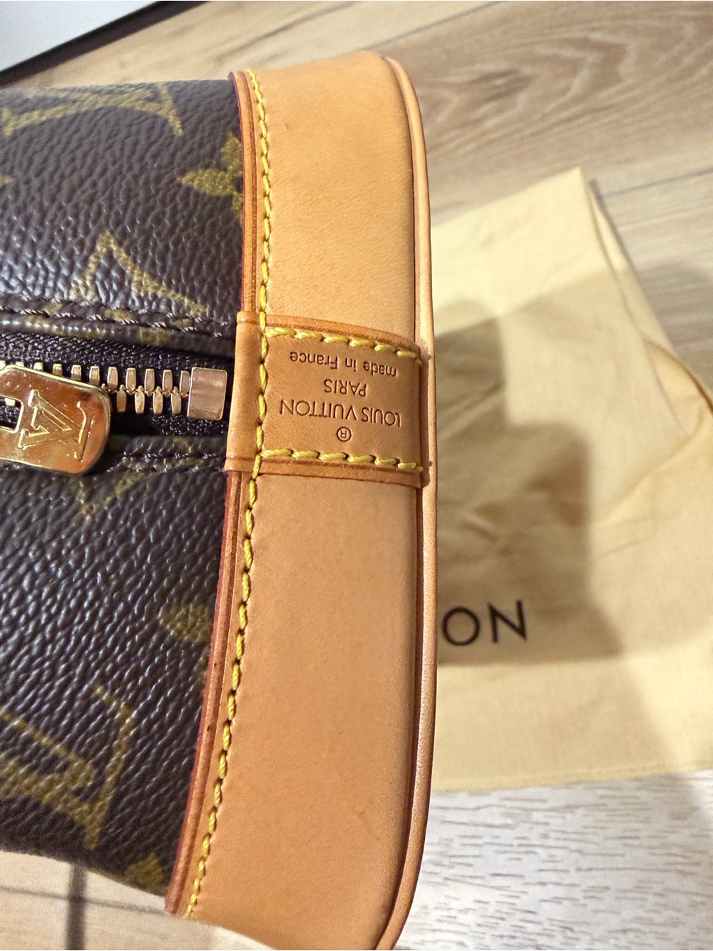 Louis Vuitton Alma PM - Picture 6 of 12